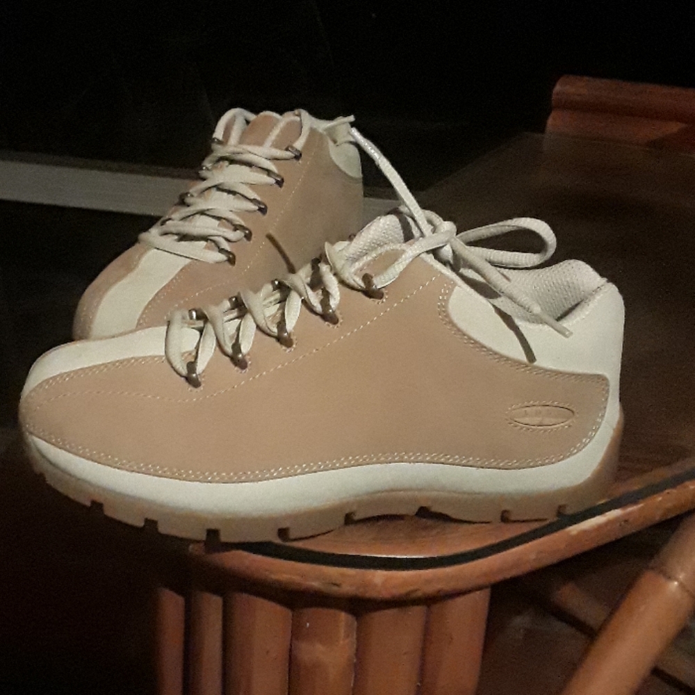 Lugz size boys 4